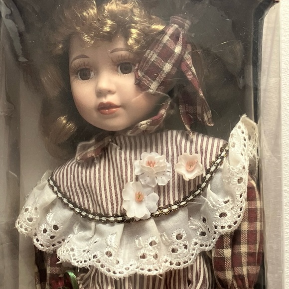 Vintage New Genuine Porcelain Doll Century Collection - Picture 3 of 3